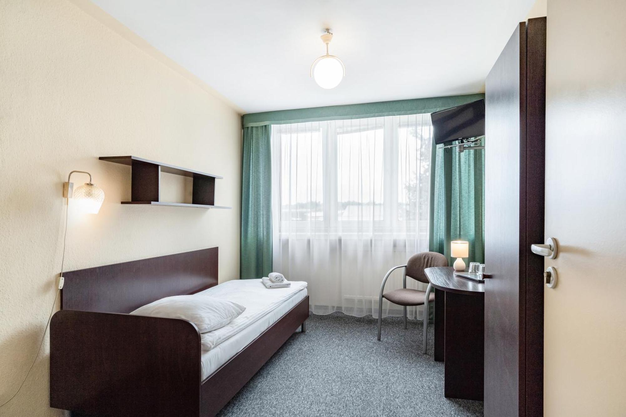 Hotel Alf Krasków Exterior foto