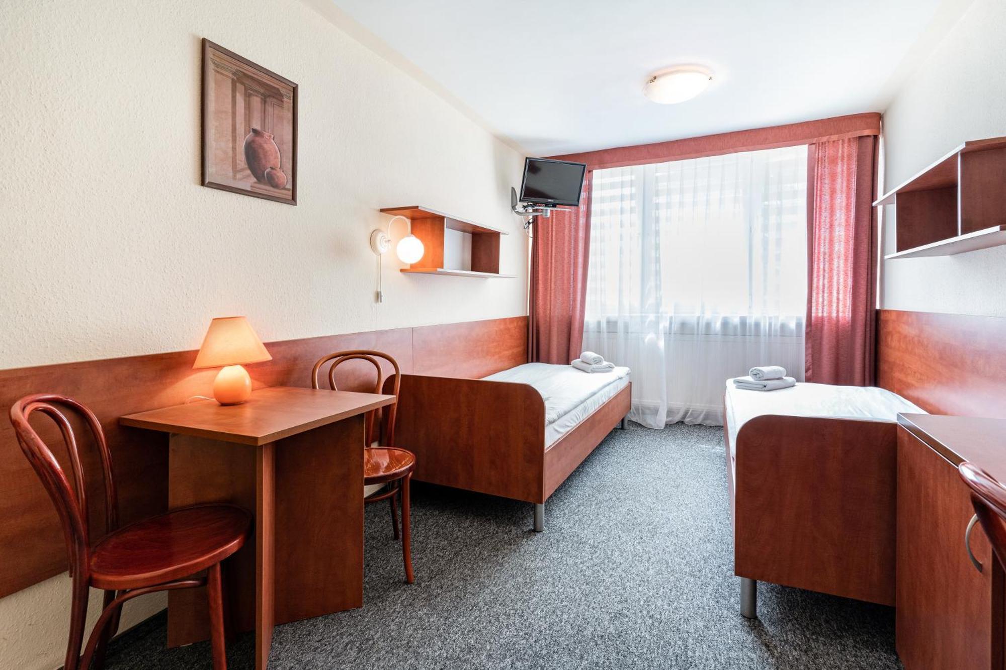 Hotel Alf Krasków Exterior foto